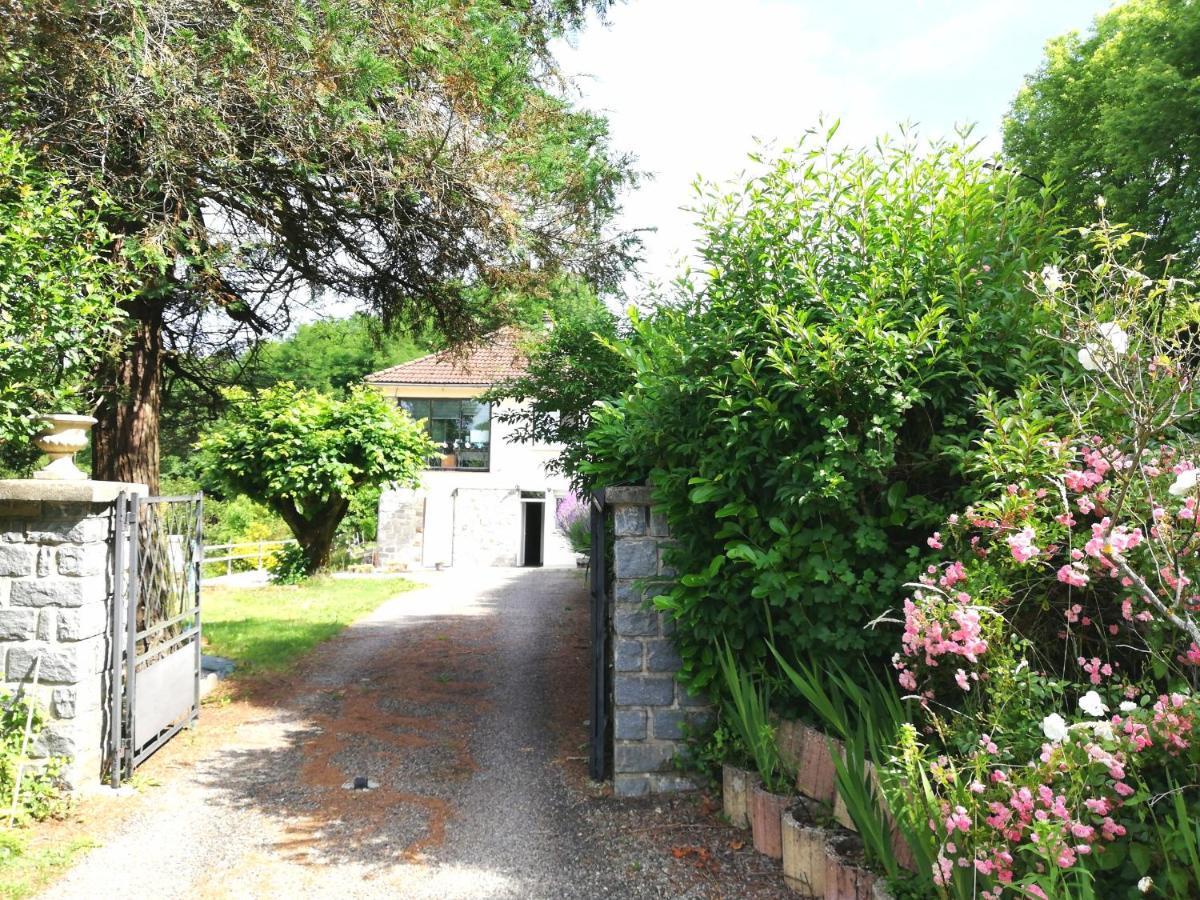 Du Coq A L'Ame Bed & Breakfast Naves  ภายนอก รูปภาพ